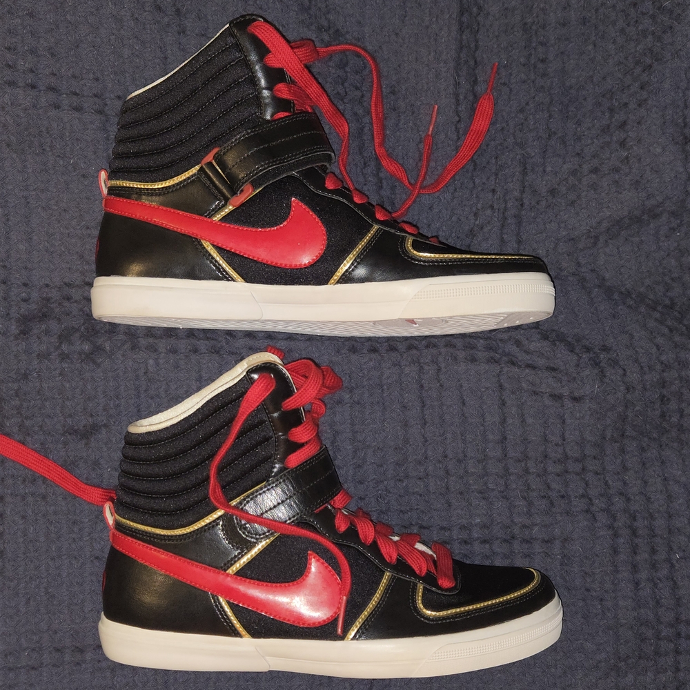 Nike Aeroflight High LE - Size W7 - UNRELEASED Colorway SAMPLE